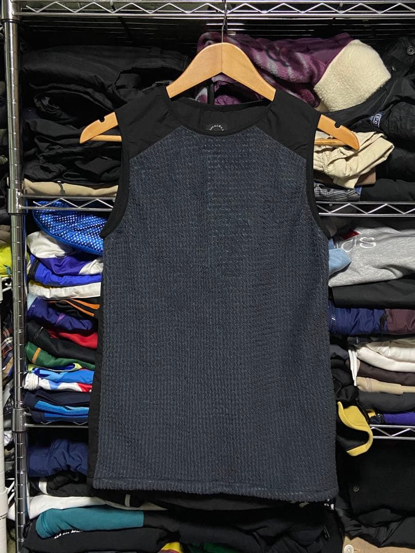 山と道　アルファベスト ユニセックス ベスト ダークグレー