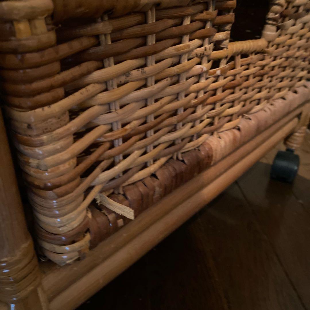 ラタン 4段収納ラック キャスター付き　中古