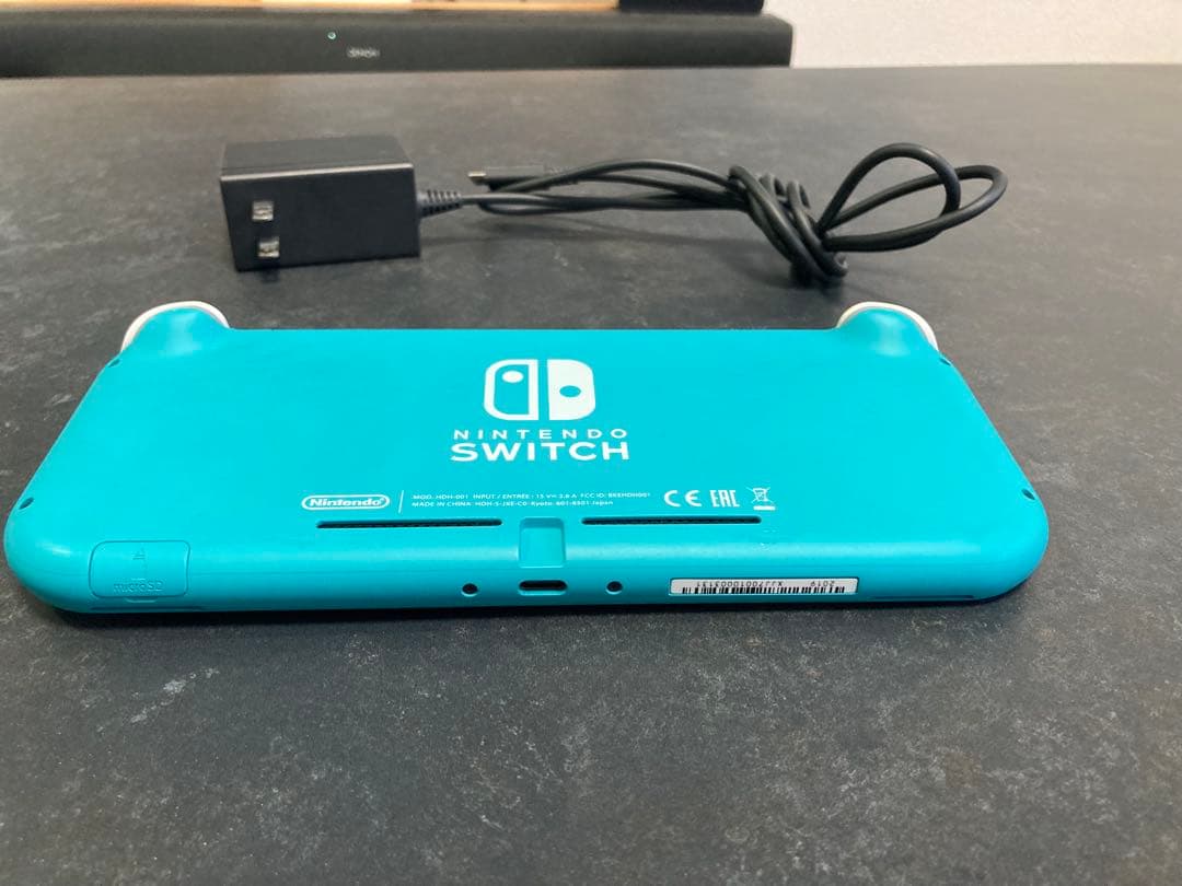 【美品】Nintendo Switch Lite ターコイズ 本体 充電器付き