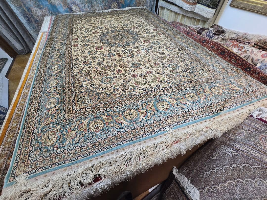 大きなトルコ絨毯 100%シルク手織り ヘルケ絨毯 綺麗な色 クラシックデザイン