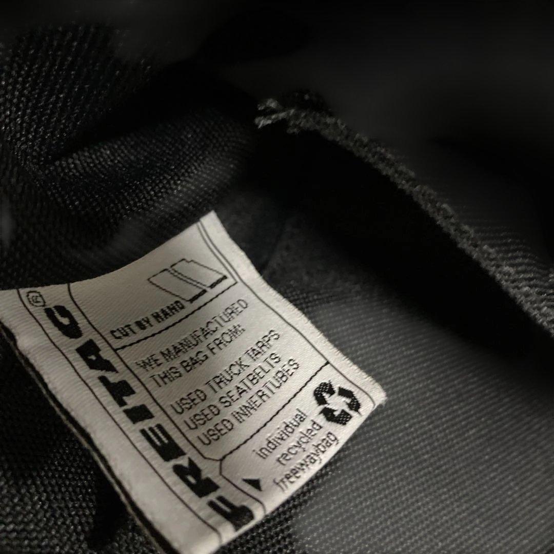 FREITAG メッセンジャーバッグ 赤/白　JOE ショルダーパッド付き