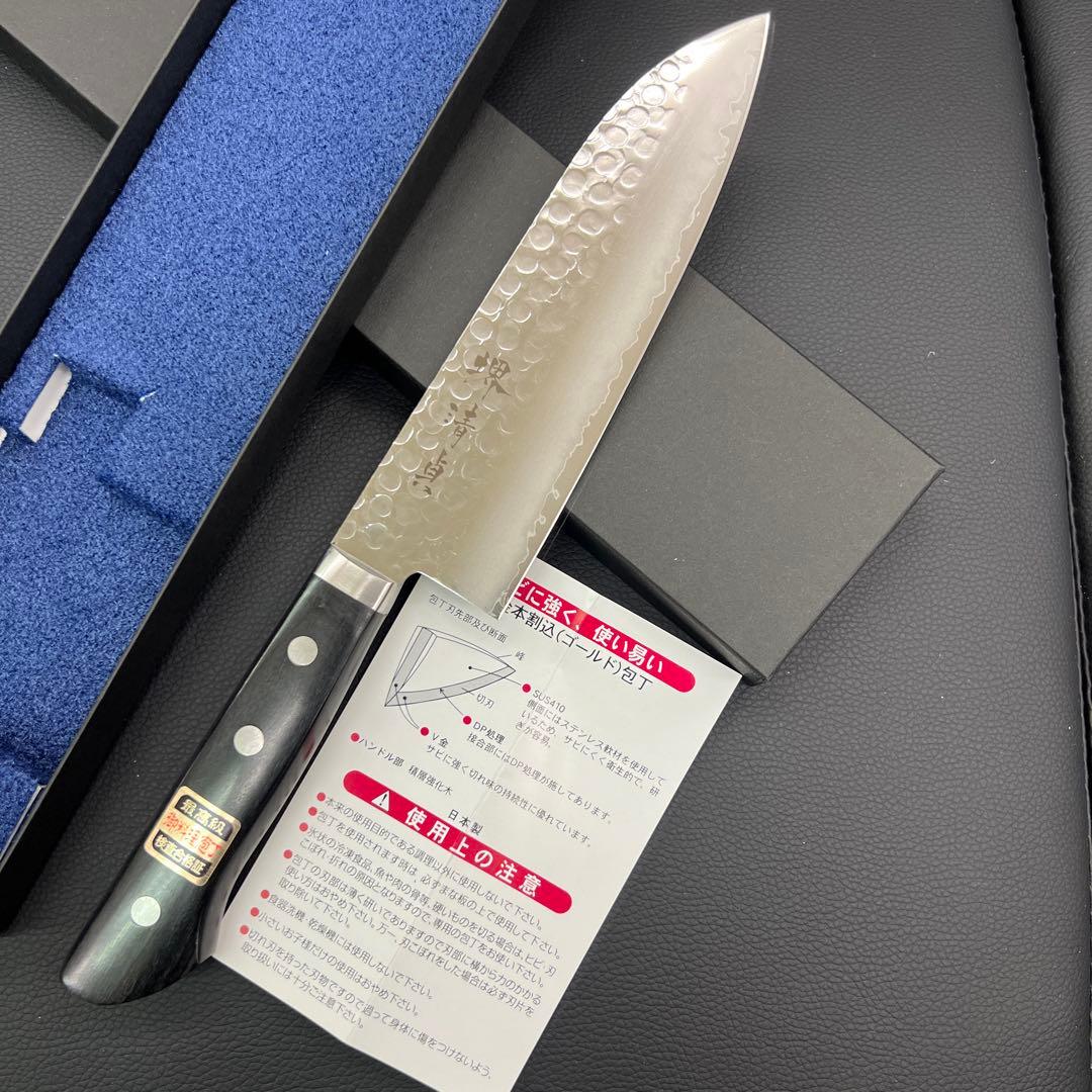 ★新品未使用送料込★鎚目鍛造ゴールド鋼本割込三徳包丁165mm口金付両刃化粧箱入