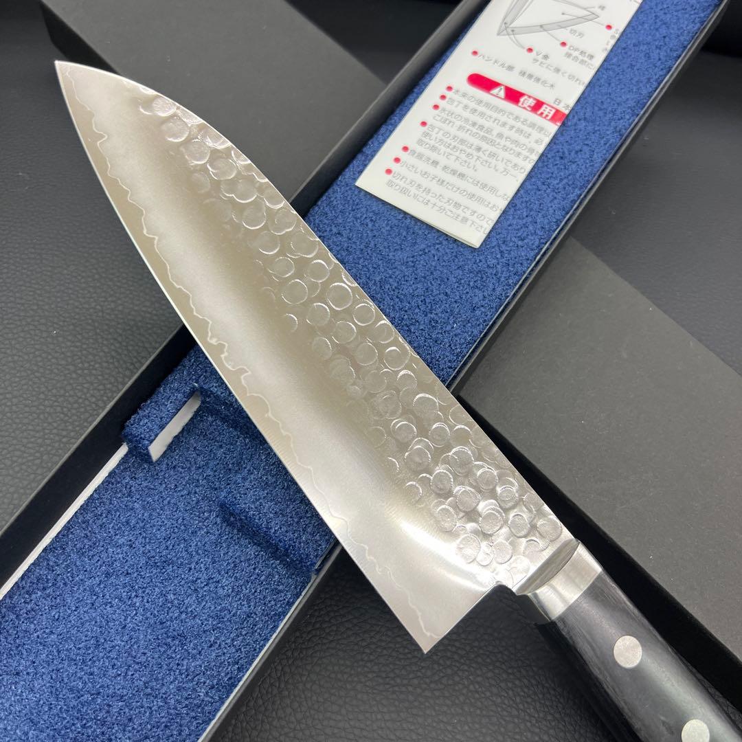 ★新品未使用送料込★鎚目鍛造ゴールド鋼本割込三徳包丁165mm口金付両刃化粧箱入