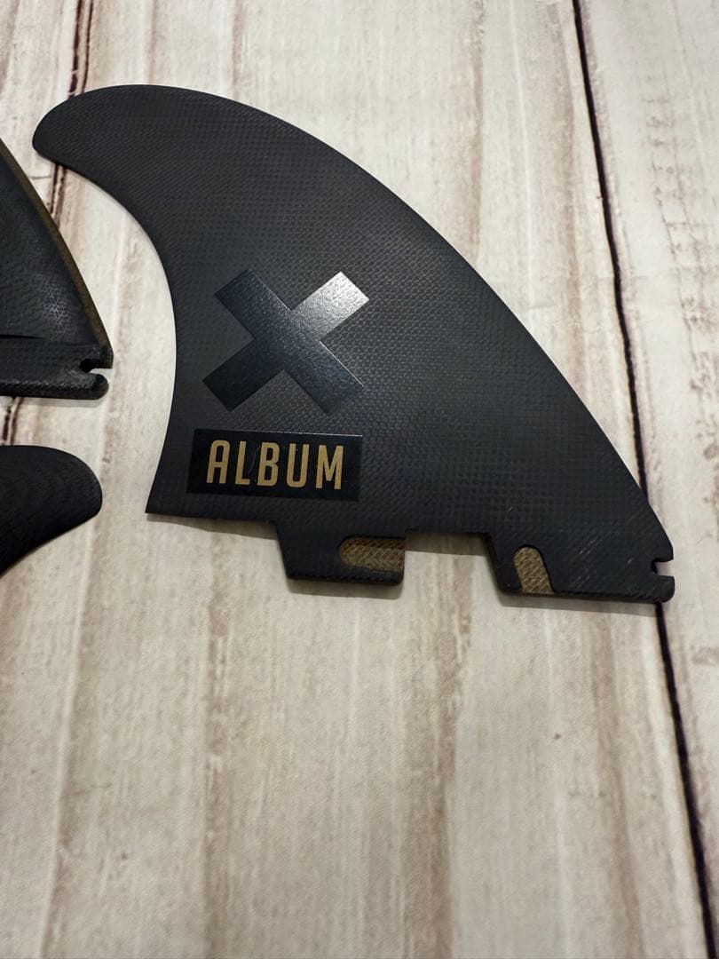【美品】　ALBUM SURFBOARDインサニティ　フィン付き