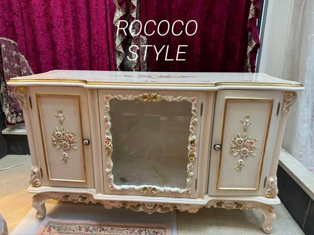 ロココ調　テレビ台