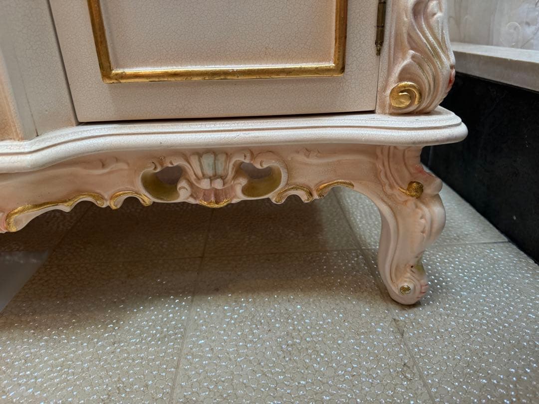 ロココ調　テレビ台