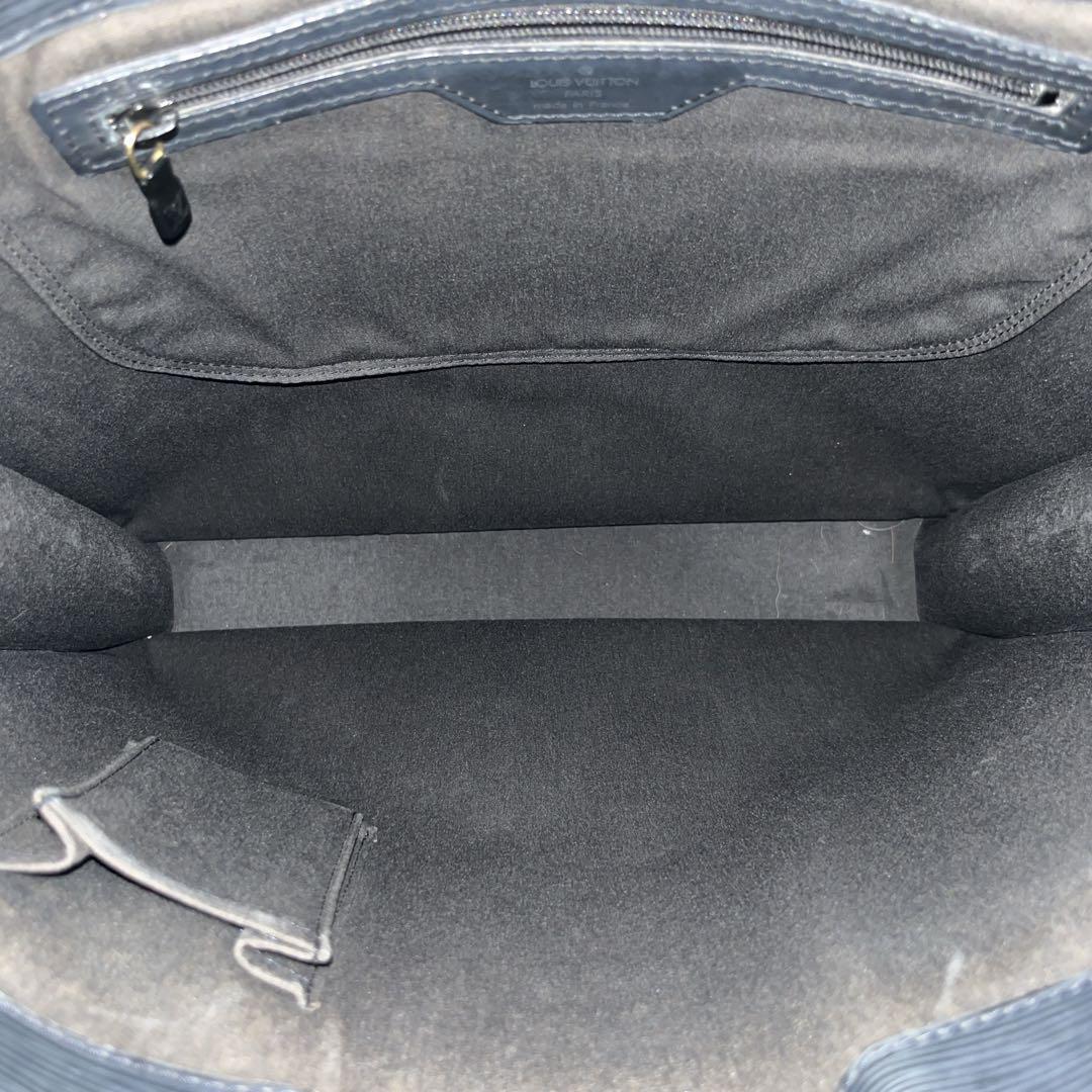 ルイヴィトン　サックプラ　ハンドバッグ　トートバッグ　エピ　ブラック　A4収納可