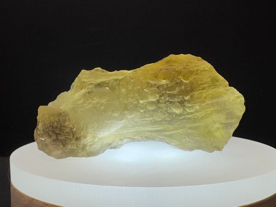 ブラック　リビアングラス　原石 83.9g クリストバライト内包