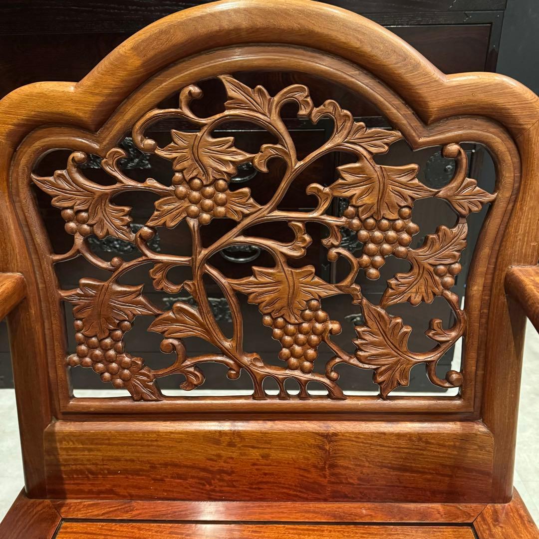 【豪華】花梨材 アームチェア 葡萄柄彫 ブドウ柄 アジアンヴィンテージ 在庫2脚