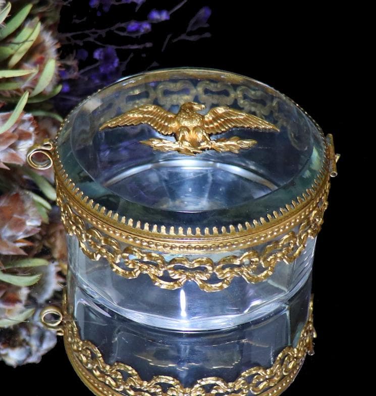 オールド・バカラ ブロンズ装飾 蓋物 イーグルの紋章とリボン アンティーク