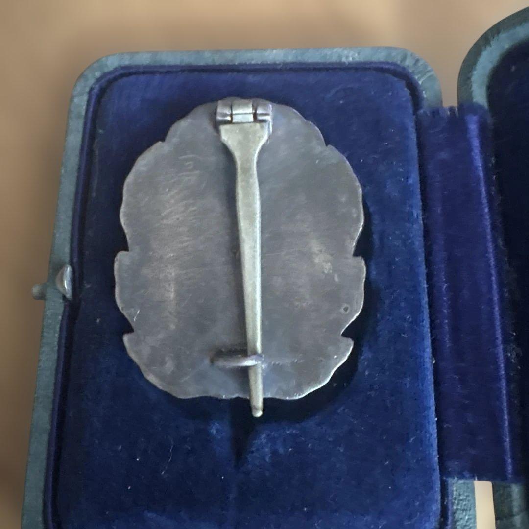 艦砲射撃 優等徽章 勲章 バッジ 旧日本軍 コレクション 箱付き 軍隊