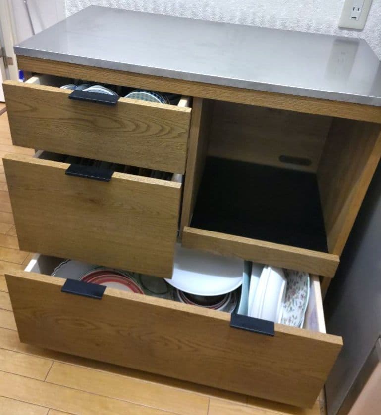 【6／20まで出品】ウニコ　木目調　食器棚　キッチンボード・キッチンカウンター