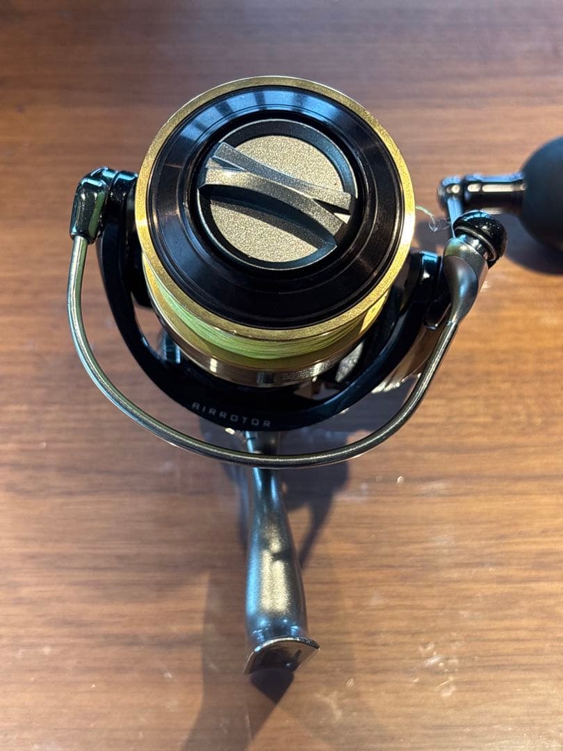 リール Daiwa VADEL 4000 Spinning Reel