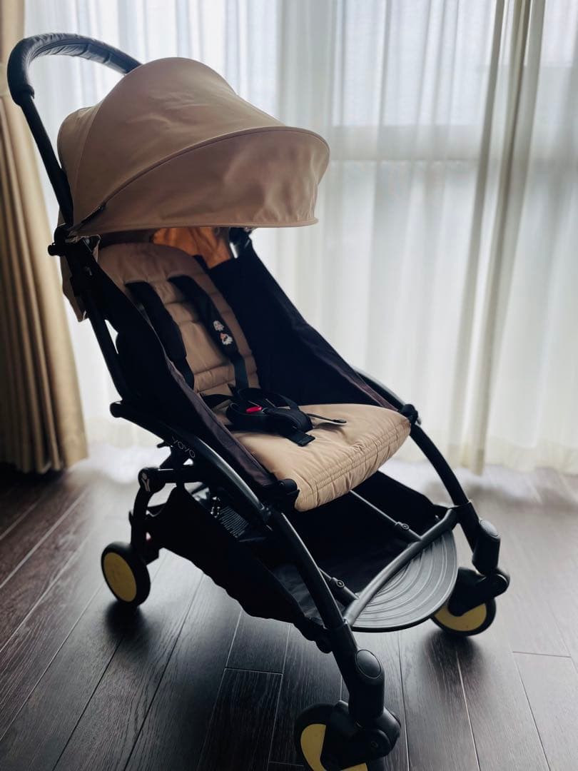 ベージュ yoyo+ 6+ ベビーカー ブラックフレーム