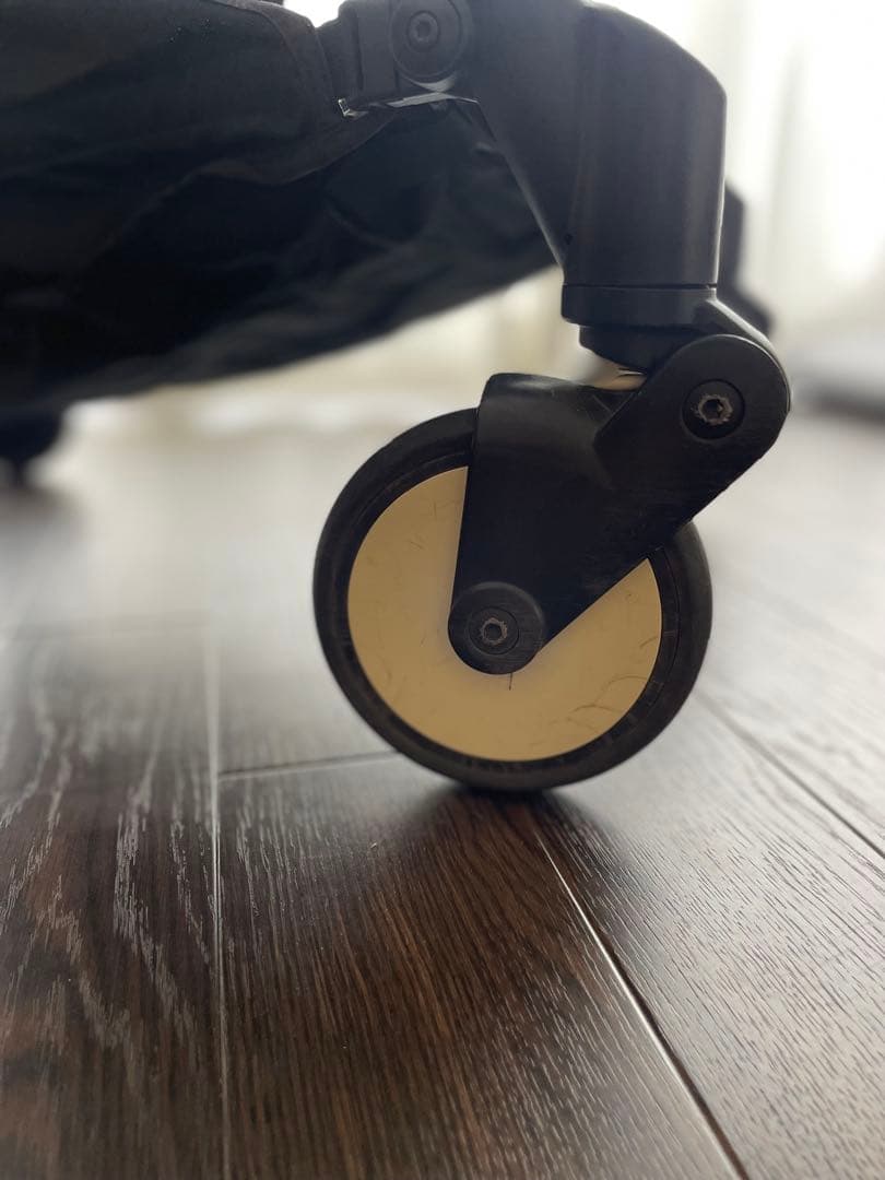 ベージュ yoyo+ 6+ ベビーカー ブラックフレーム