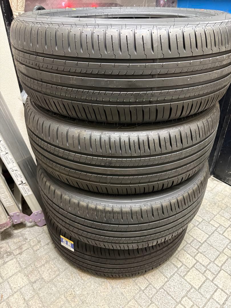 新車外し ダンロップ　タイヤ　4本セット