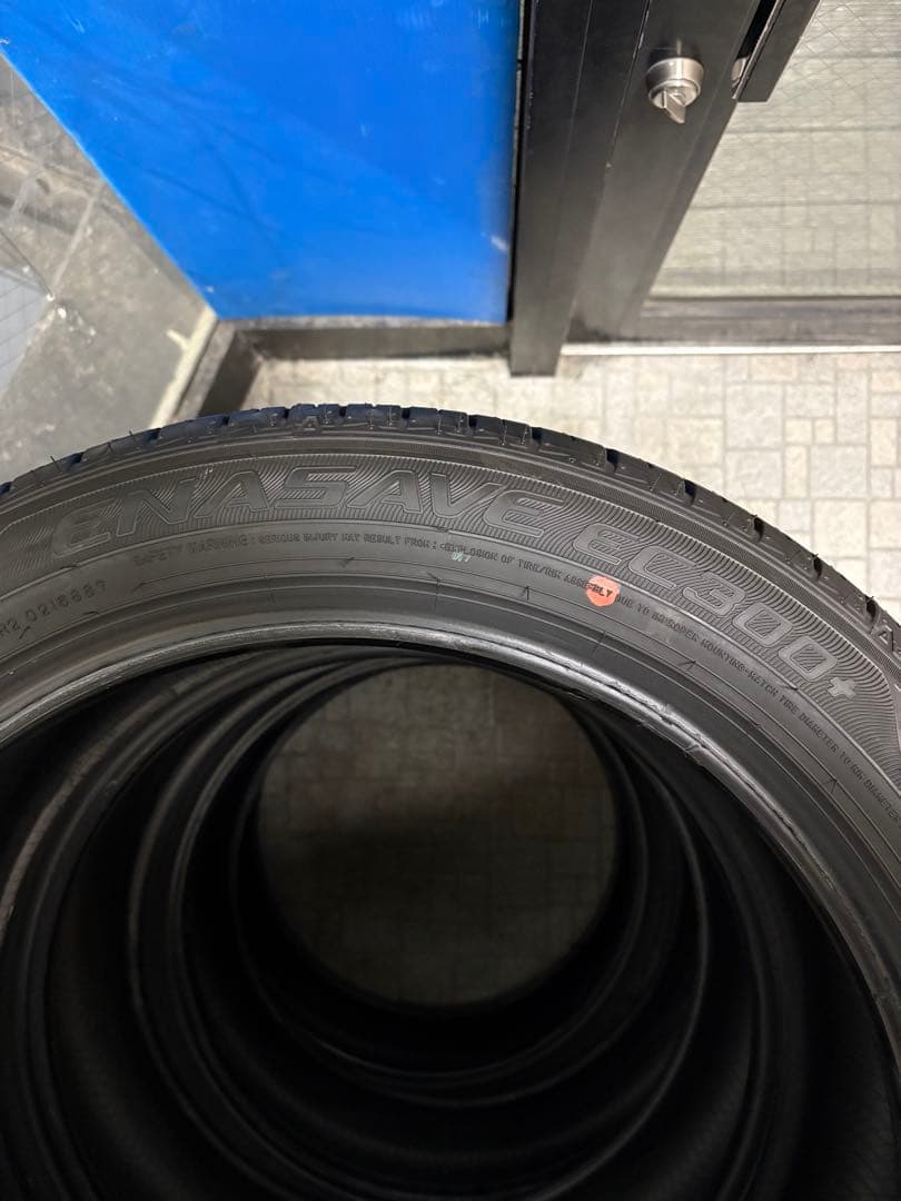 新車外し ダンロップ　タイヤ　4本セット