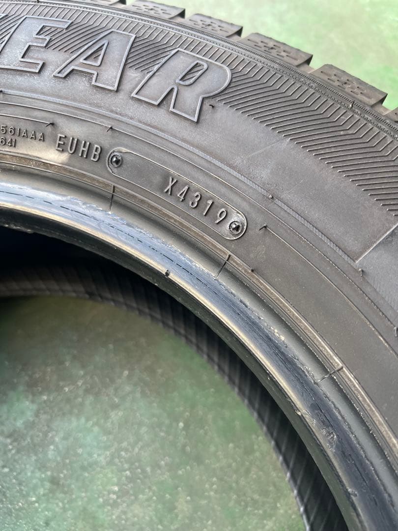 2019年製 バリ溝 グッドイヤー アイスナビ7 215/65R16 4本セット