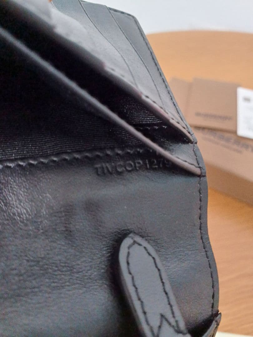 未使用に近い　BURBERRY財布　正規品　イタリア製