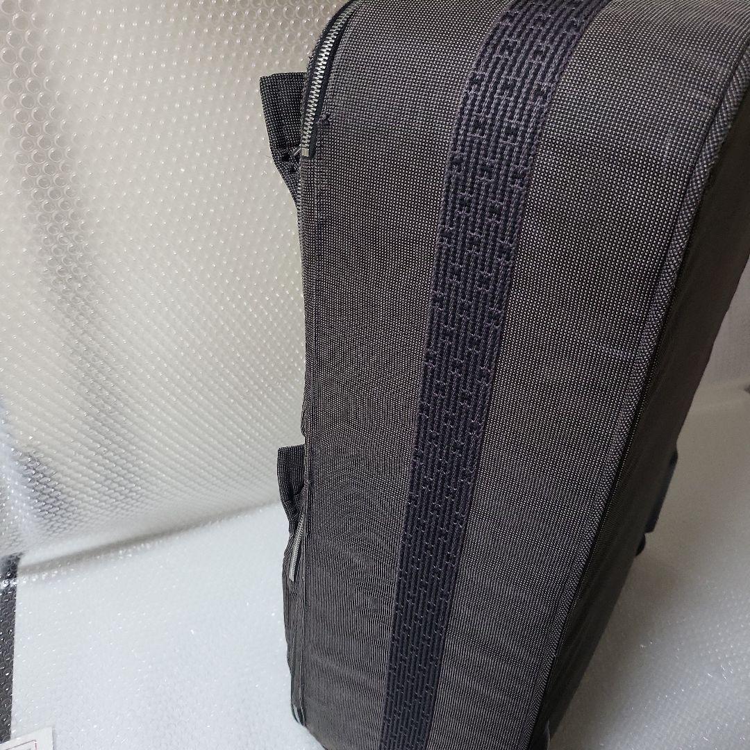 ダークグレー キャリーケース