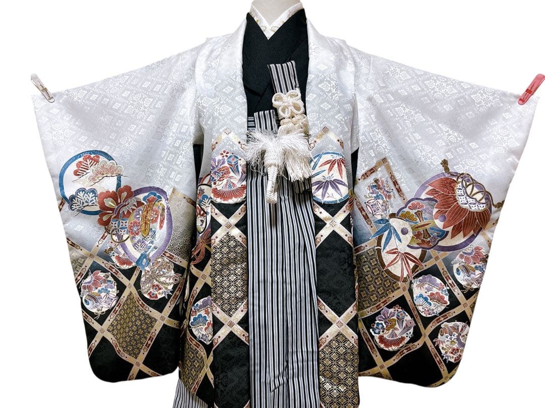 豪華刺繍入り♡七五三　5歳　男の子　フルセット　一式　縦縞袴　鷹　白系