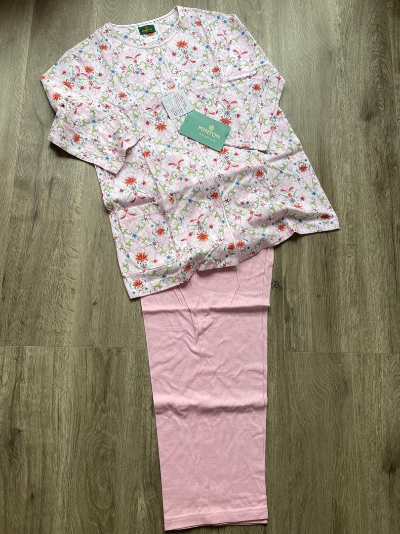 ワコール　新品ミントン　パジャマ　8分丈ズボン　　ピンク系　花柄