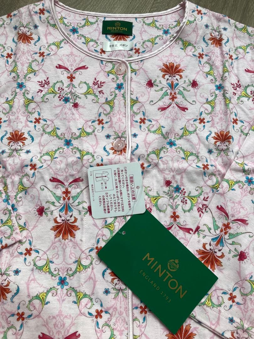 ワコール　新品ミントン　パジャマ　8分丈ズボン　　ピンク系　花柄