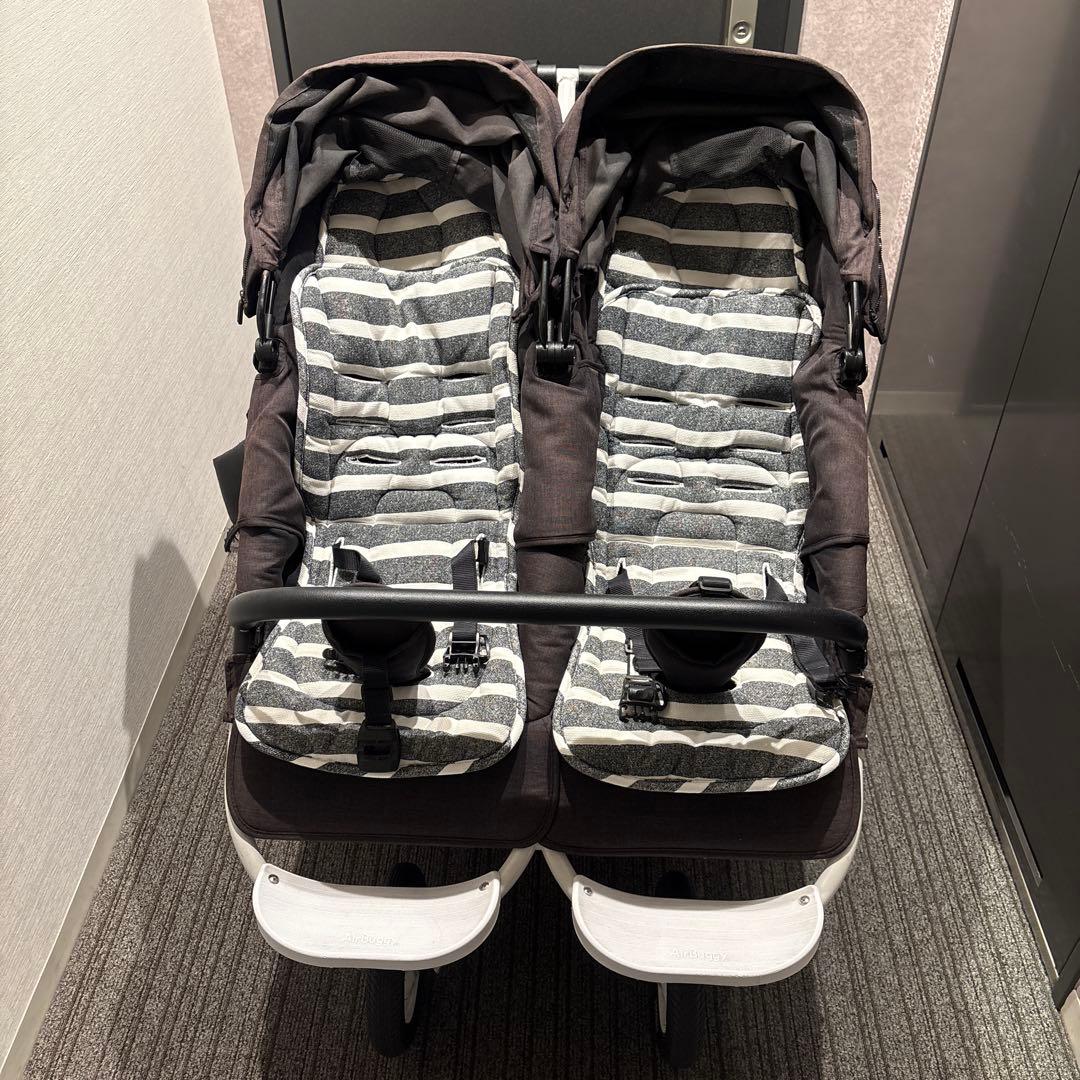 エアバギー　双子ベビーカー ブラック/肩ベルトなし、レインカバーあり