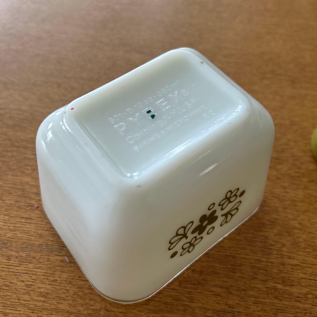 オールドPyrex花柄ガラス保存容器3個セット