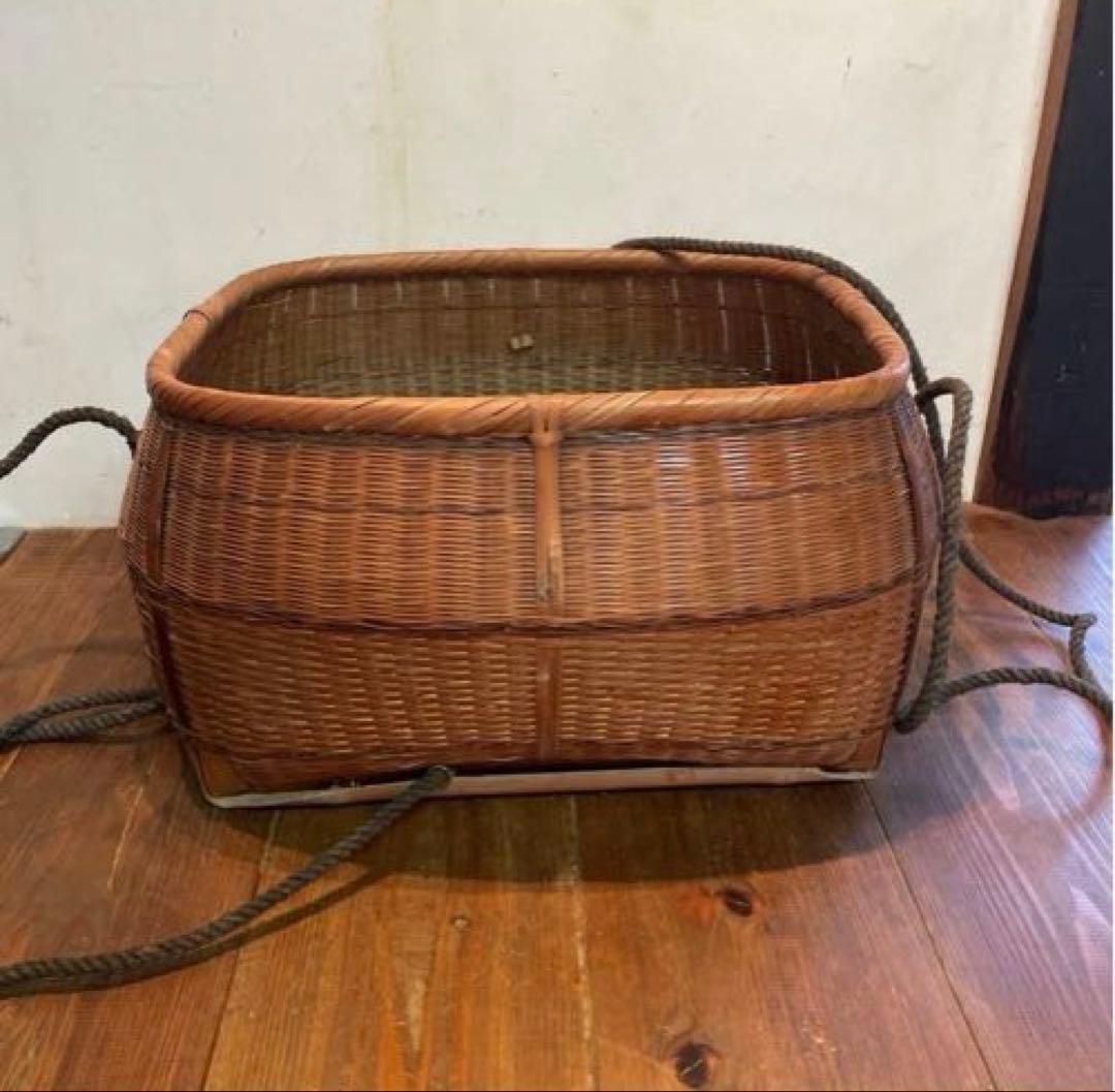 美品　レトロ　竹籠　バスケット　編み籠　収納　かご　紐付き　大きいサイズ