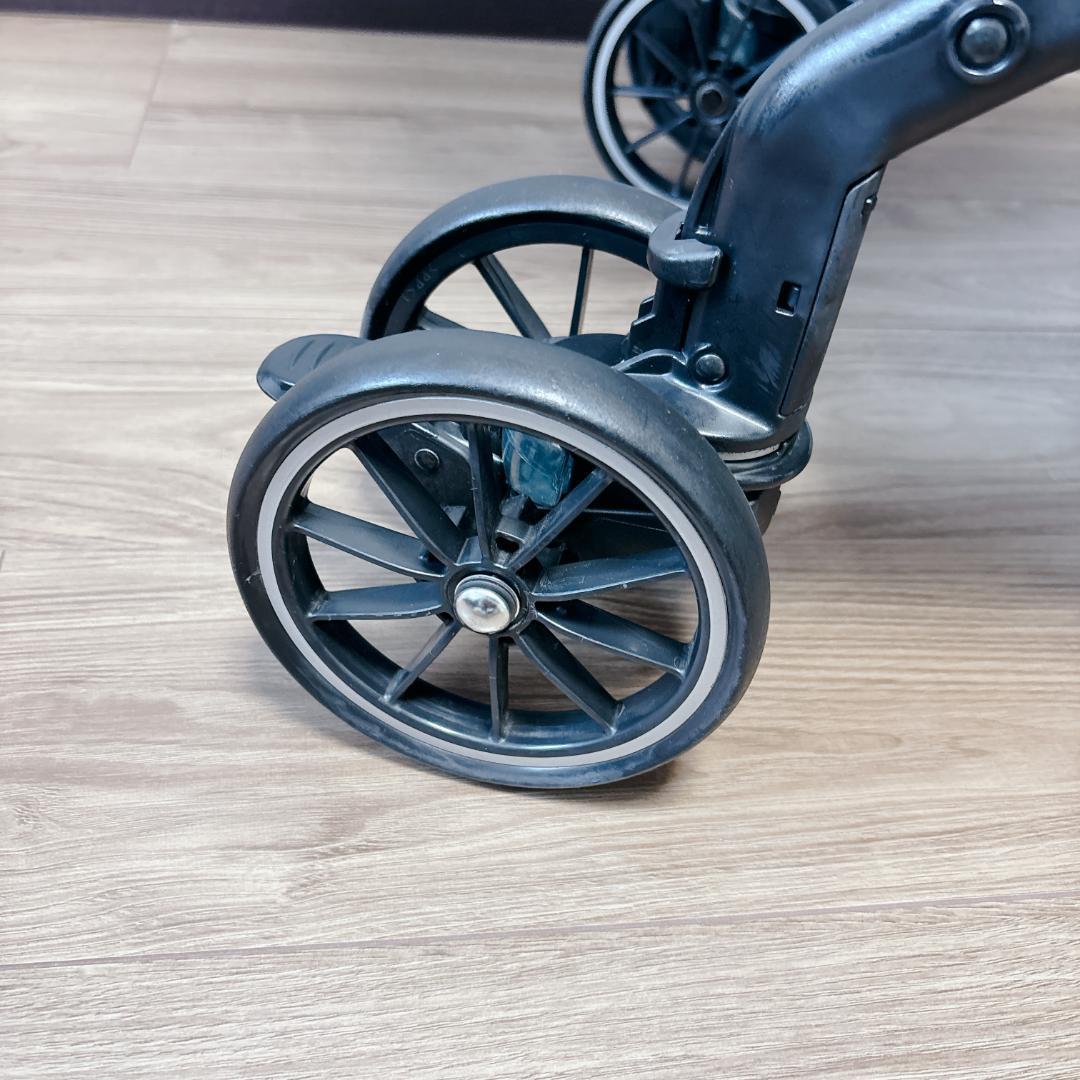 【極美品】 Combi スゴカルα 4キャス Light エッグショックHS