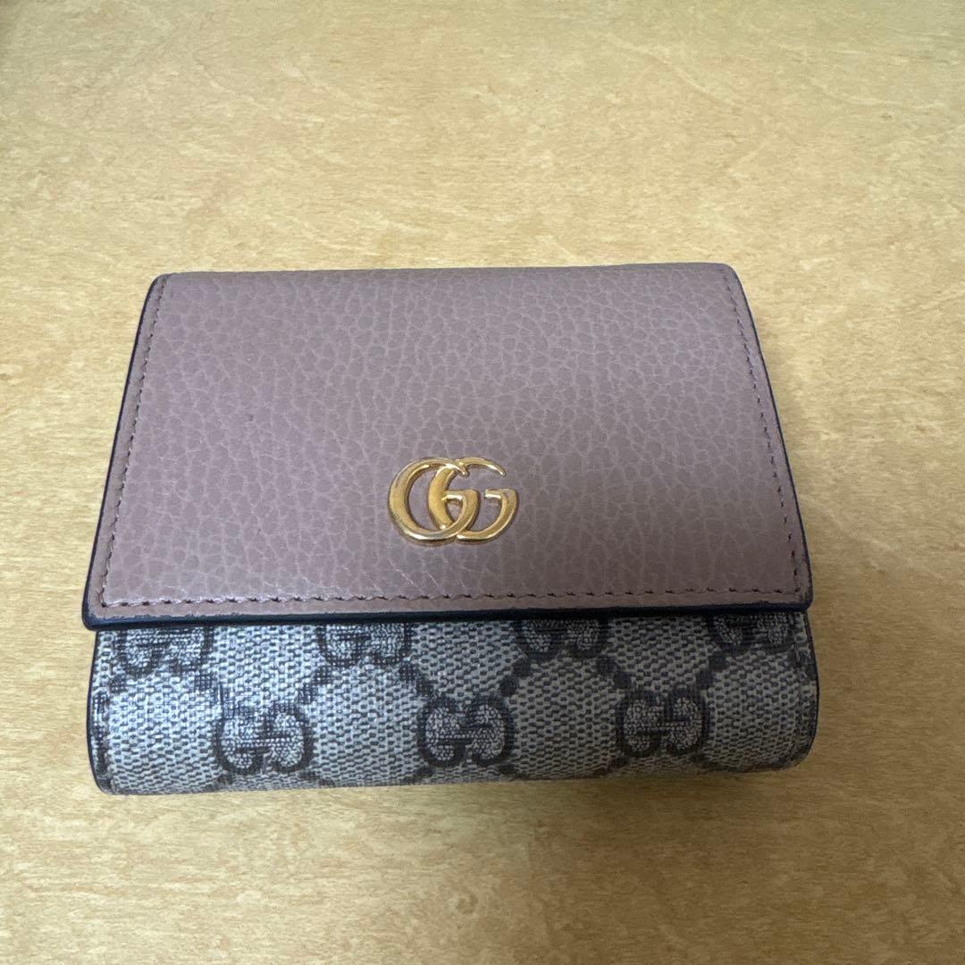 GUCCI 二つ折り財布 GGマーモント キャンバス PVC ダスティーピンク