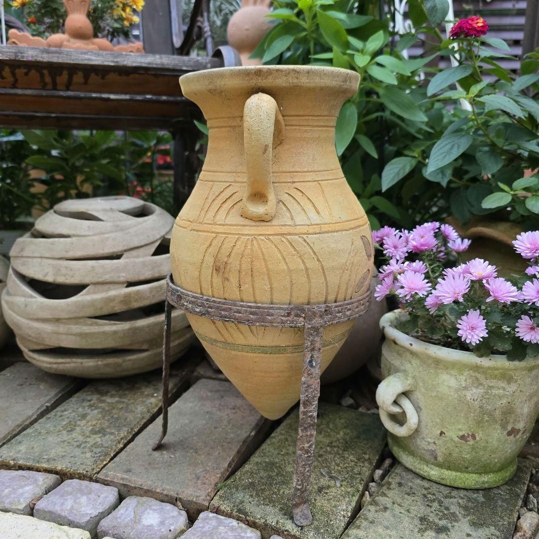28年ぐらい前の耳付きアンフォラ壺鉢とオリジナルアイアンスタンドになります໒꒱·