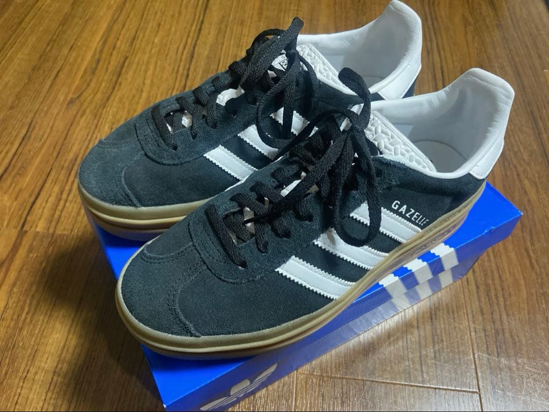 【土日限定お値下げ】adidas ガゼルボールド　23.5cm