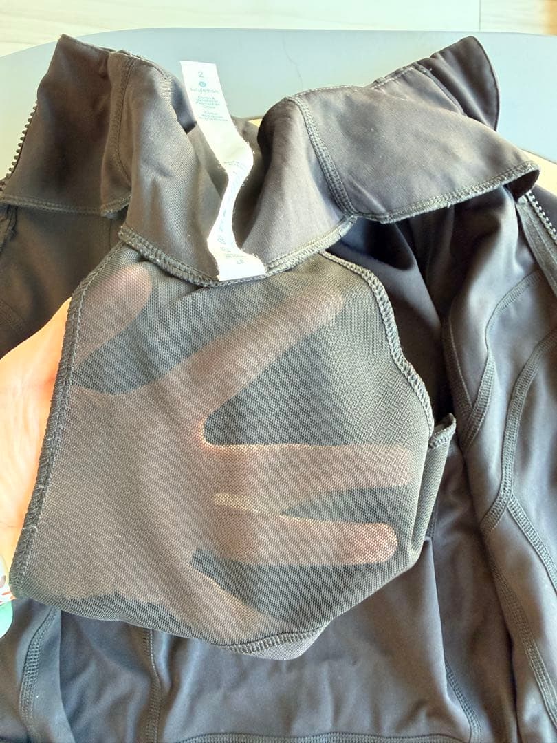 Lululemon ランニングウェア　ブラックハイネックヨガウェア サイズ2