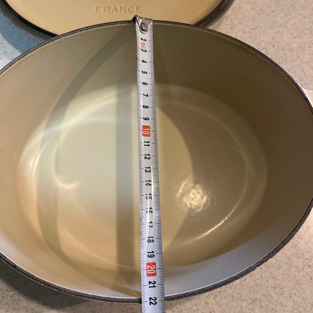 ル・クルーゼ　ベージュ　オーバル 27センチ　琺瑯両手鍋