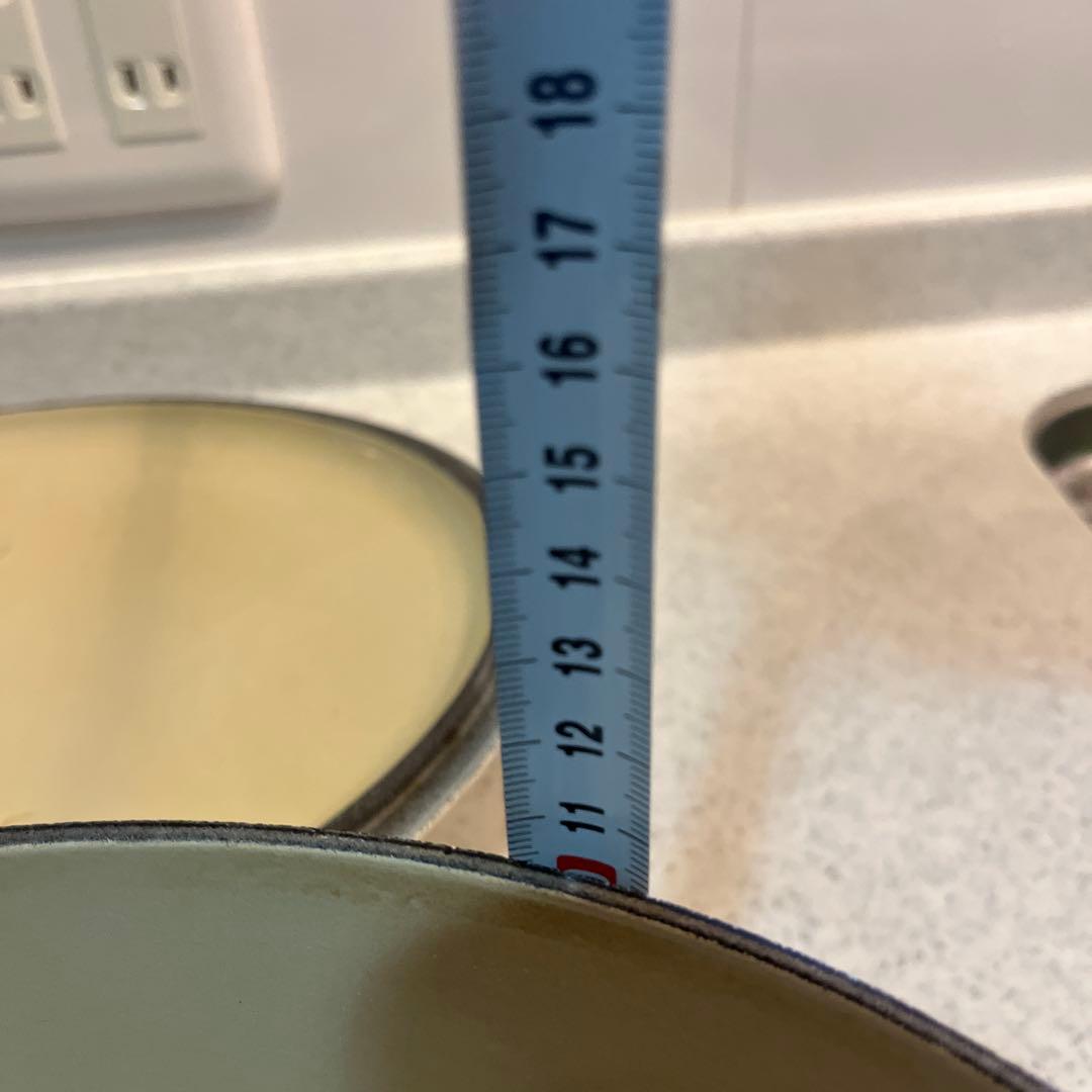 ル・クルーゼ　ベージュ　オーバル 27センチ　琺瑯両手鍋