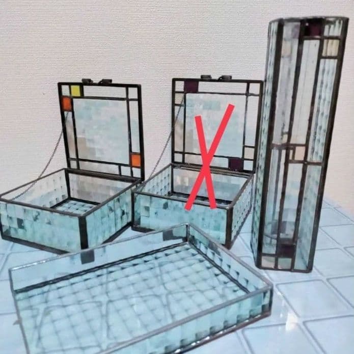 オシャレスなテンドグラス 花瓶 小物入れフタ付き ハガキ入れ 3個まとめ売