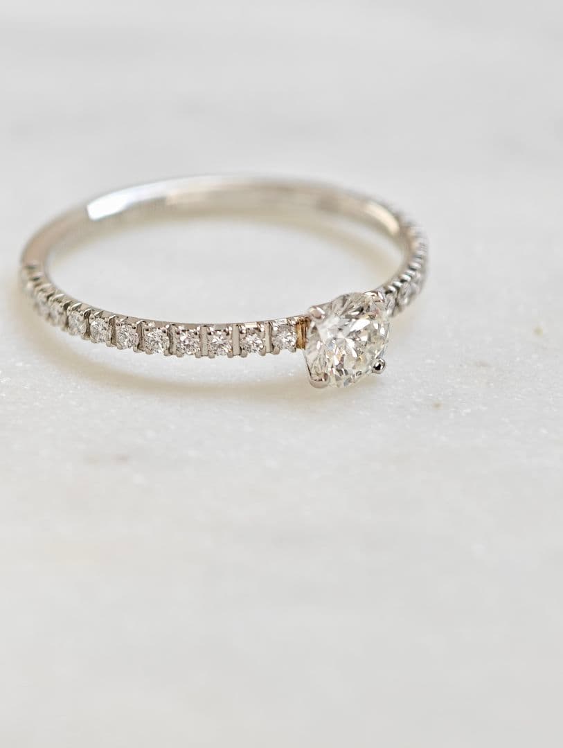 ブシュロン ミニ ビーラブド ソリテール ダイヤ リング サイズ刻印50