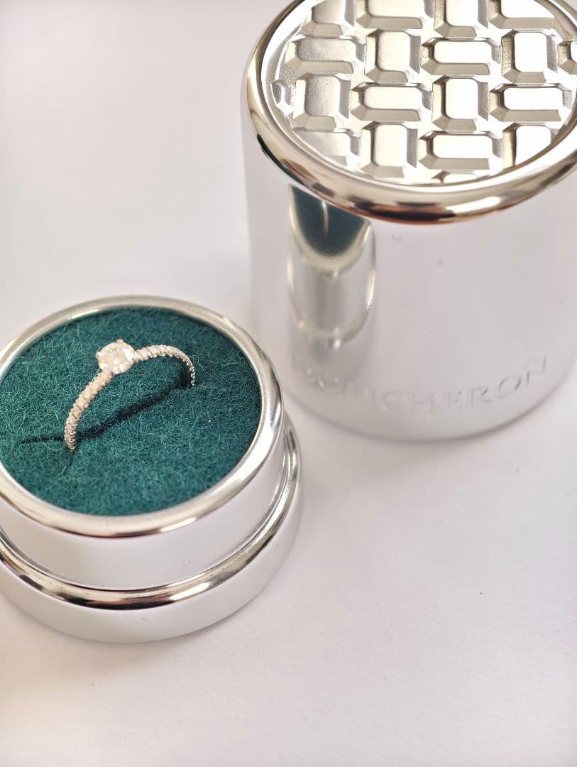 ブシュロン ミニ ビーラブド ソリテール ダイヤ リング サイズ刻印50