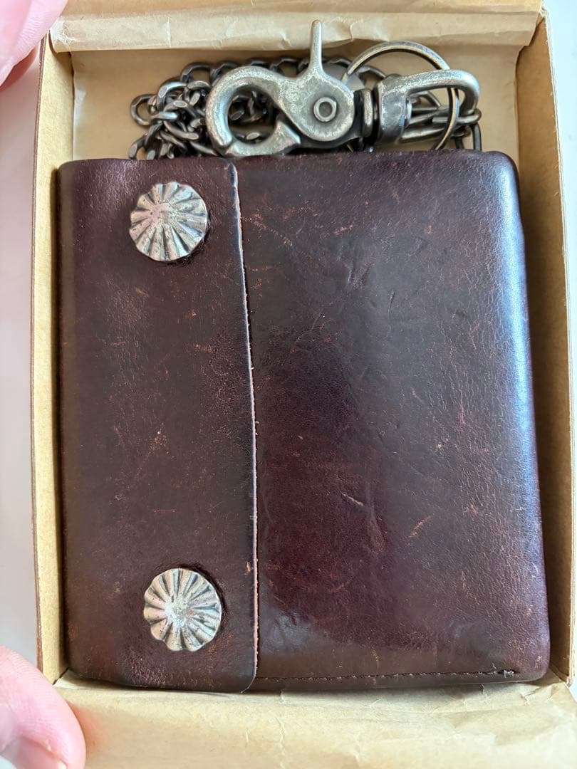 レザー製二つ折り財布 チェーン付き