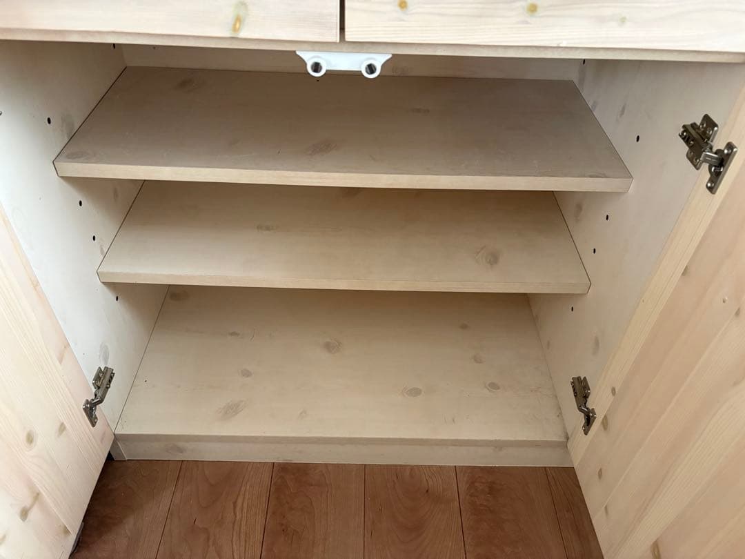 [左側］北欧パイン無垢材 フレンチカントリー 食器棚 カップボード たのメル便