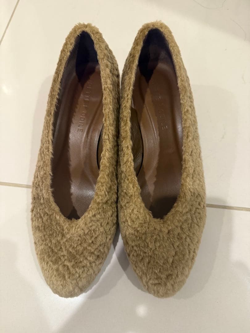 ODETTE E ODILE 美品プランプトゥ パンプス40 ベージュ　ボア