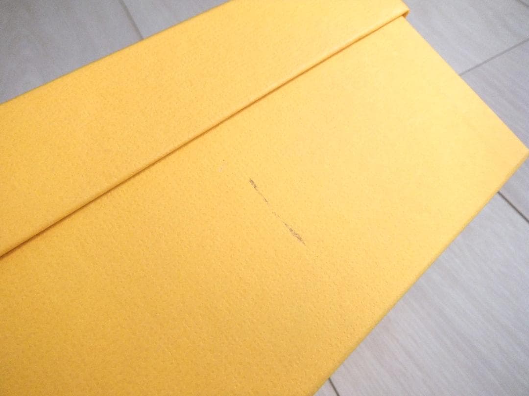 ★フェンディ★ポンポンチャーム　キーホルダー　フォックスファー　黄×白×青