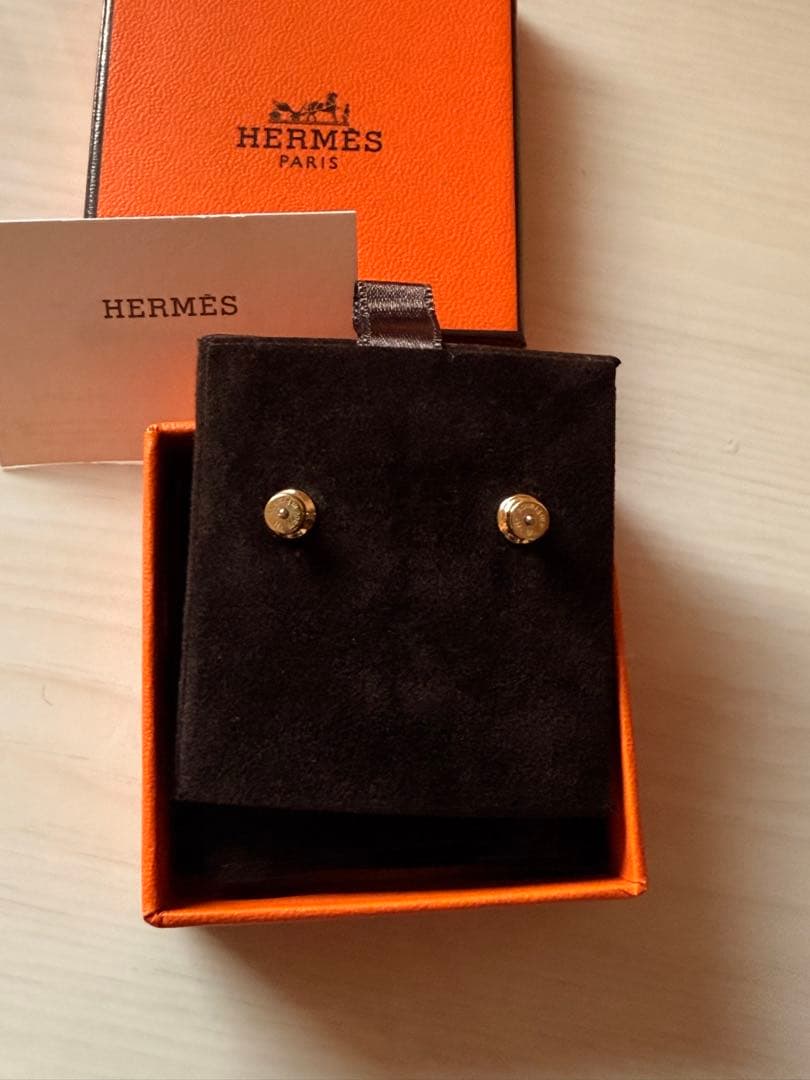HERMES H型デザイン ゴールドピアス