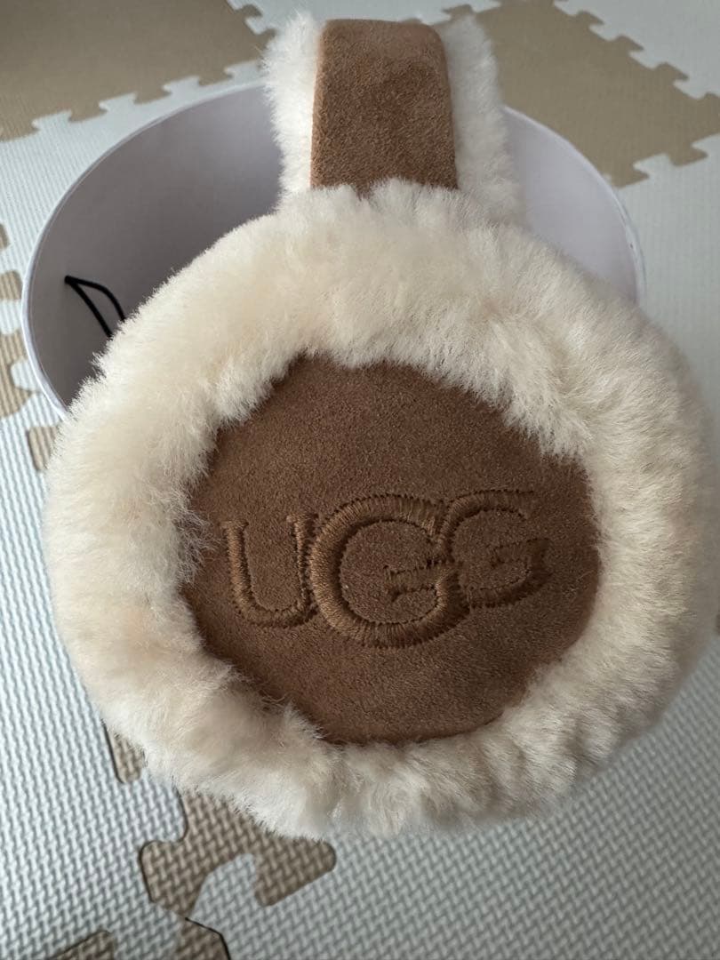 UGG イヤーマフ　chestnut