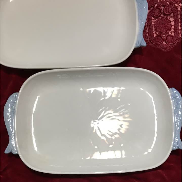 【有田焼 松峰作 和皿 二枚セット】両端に魚のモチーフ 和洋中やデザートにも！