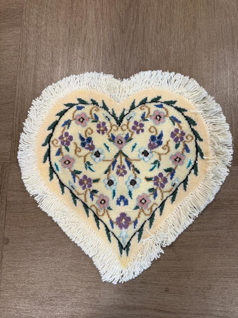 ペルシャ絨毯 ナイン産 ハート型ラグ 35cm 手織りバレンタイン 希少