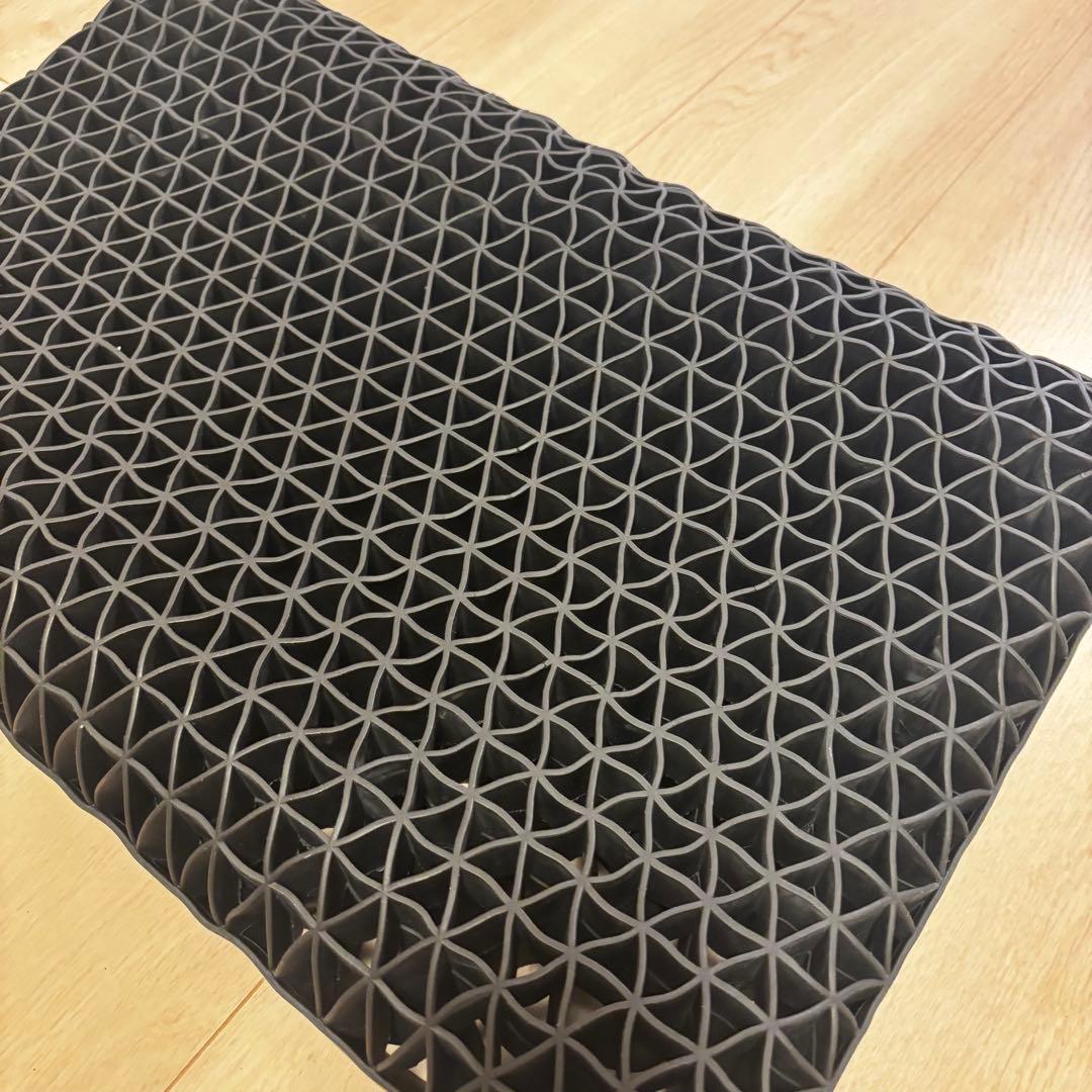 【美品】ヒツジのいらない枕 至極+枕カバー2枚付き