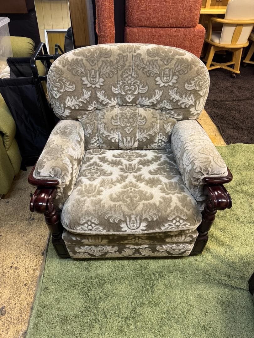 (423人掛けソファ カリモク アームチェア モケット オットマン付き